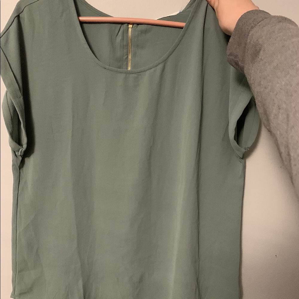 Pretty top, zipper on back.